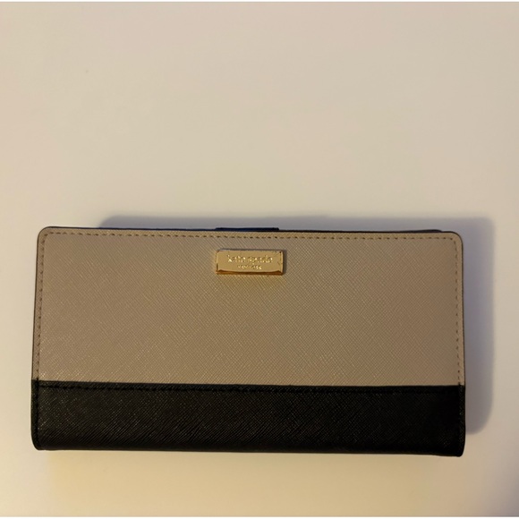 kate spade Handbags - Kate Spade Beige Black Colorblock Wallet